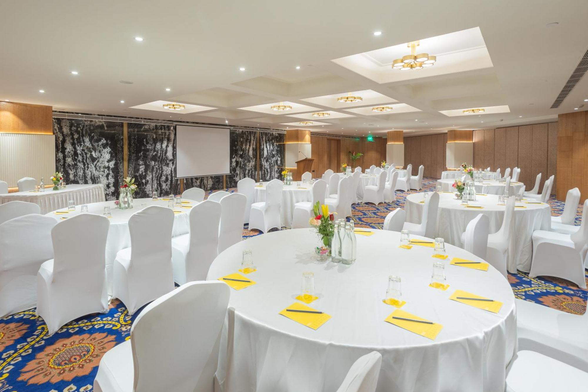 Golden Tulip Jaipur Hotel Екстериор снимка