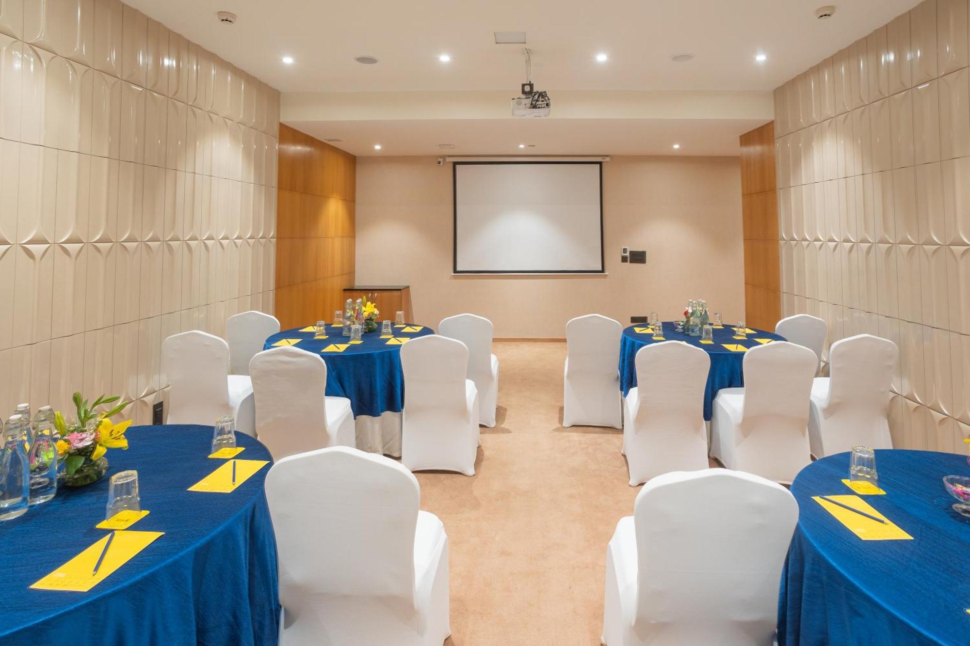 Golden Tulip Jaipur Hotel Екстериор снимка