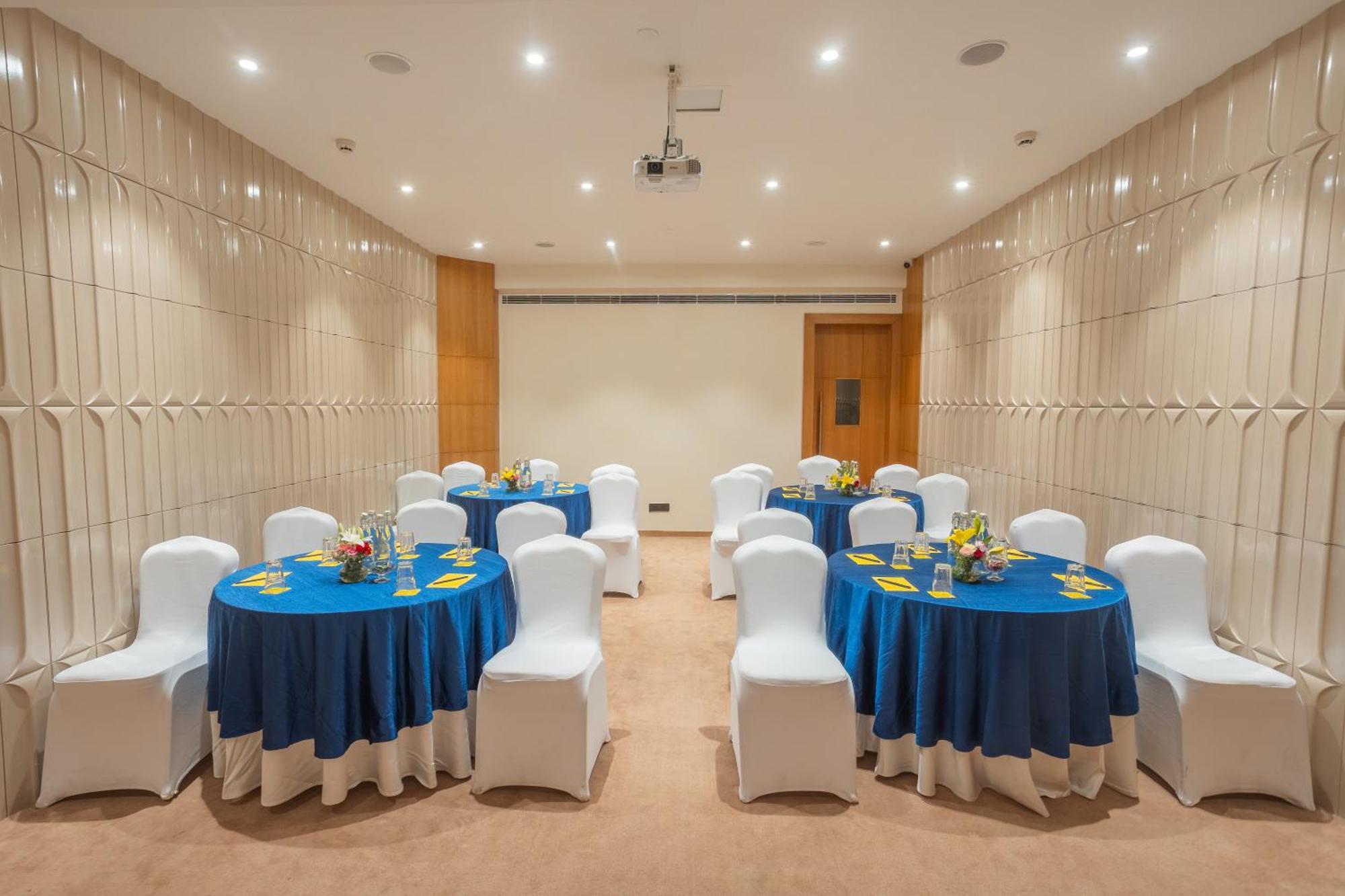 Golden Tulip Jaipur Hotel Екстериор снимка