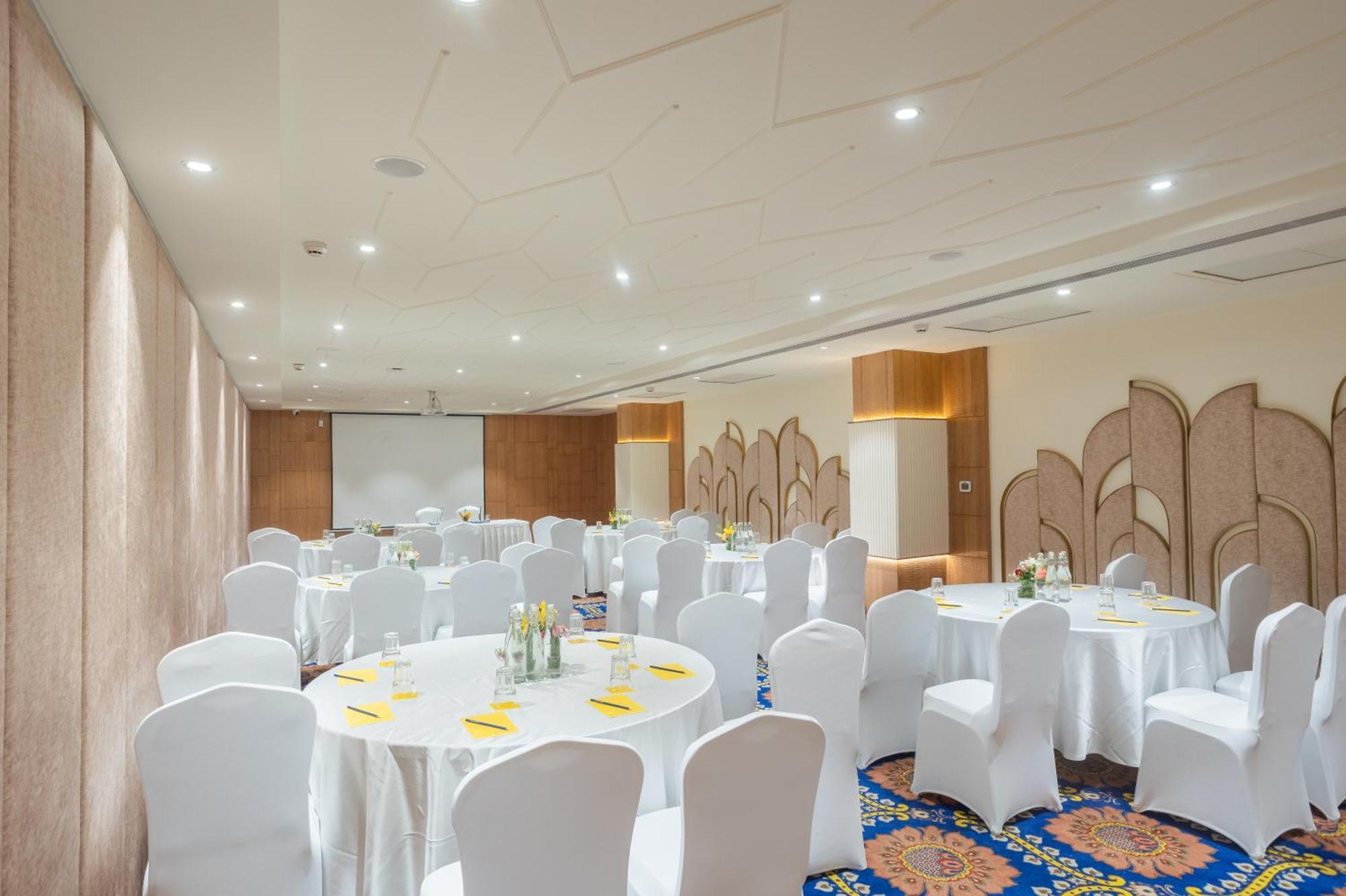 Golden Tulip Jaipur Hotel Екстериор снимка