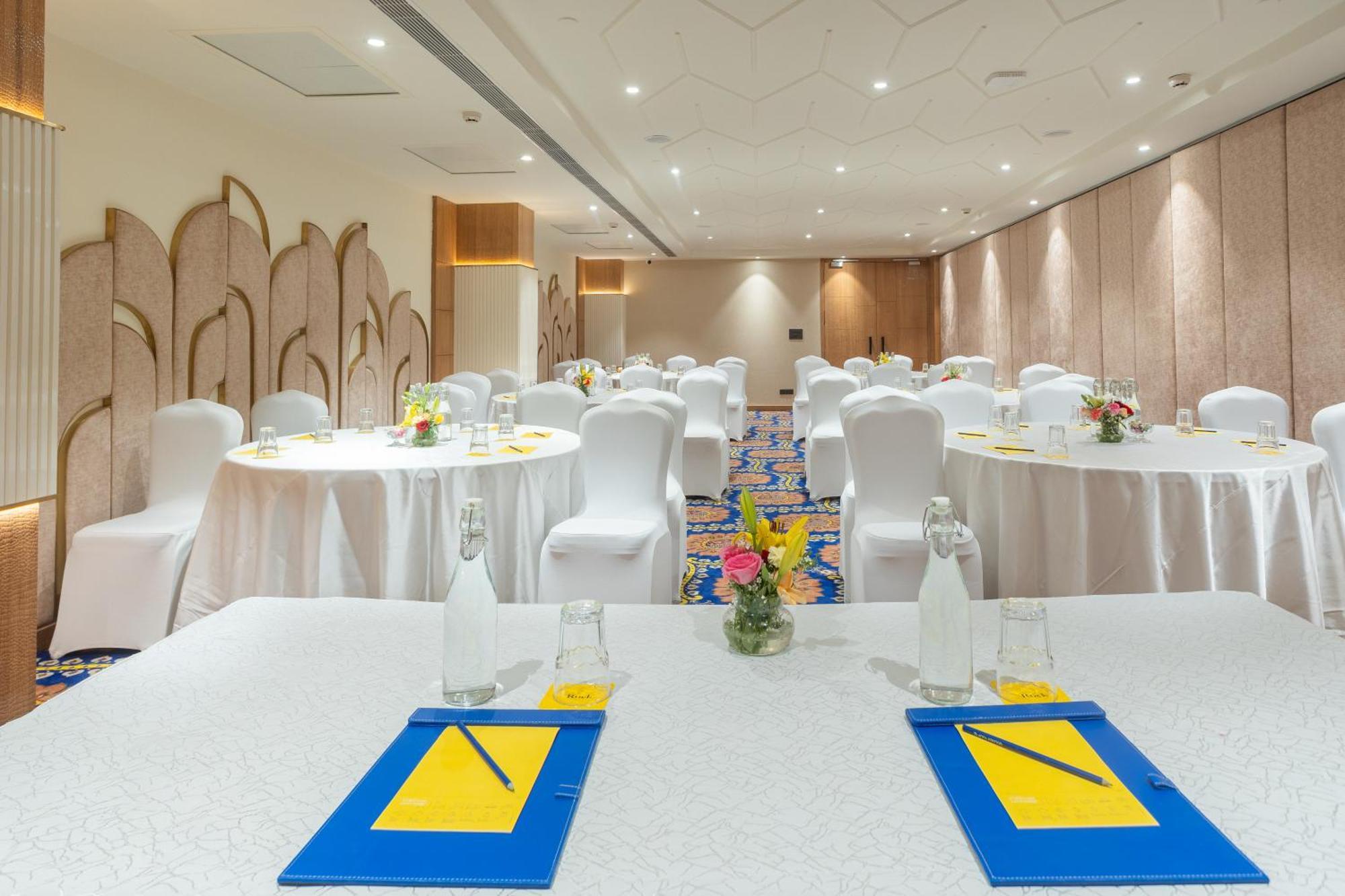 Golden Tulip Jaipur Hotel Екстериор снимка